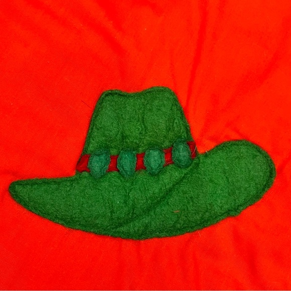 Handmade Red And Green Cowboy Hat Christmas Tree Skirt Ruffle Edge - Picture 3 of 16
